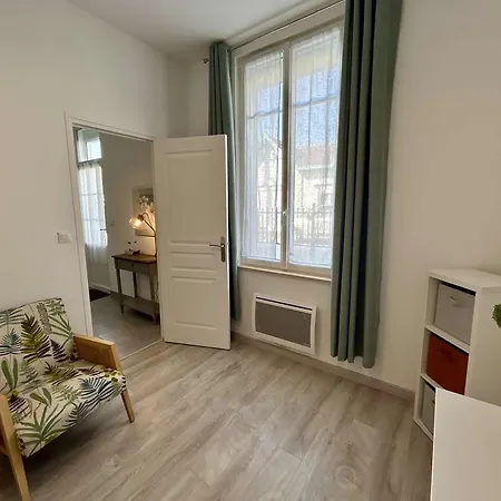 Michel Renovee A Royan, Proche Plages - Fr-1-494-215 * Royan