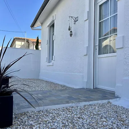 Michel Renovee A Royan, Proche Plages - Fr-1-494-215 Holiday home *