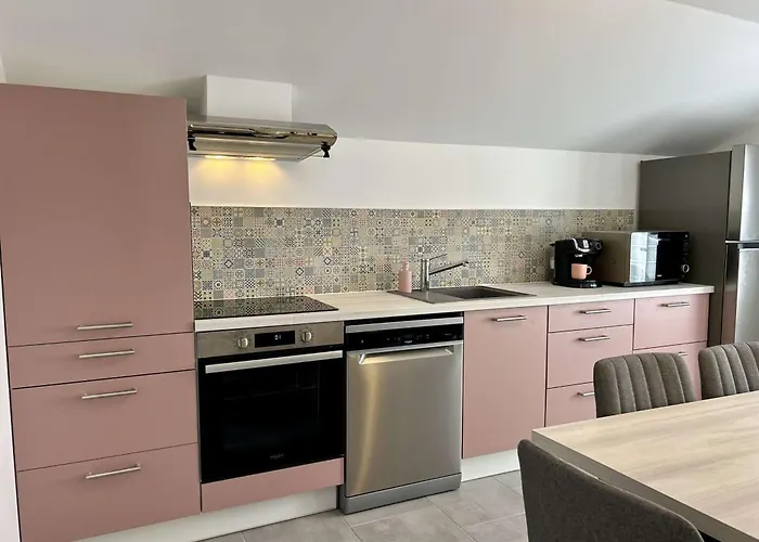 Michel Renovee A Royan, Proche Plages - Fr-1-494-215